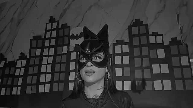 MilaLawrence online show from October 28, 1:17 pm