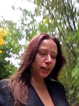 Snapshot of littleladyshelly chatting on October 11, 10:20 am littleladyshelly online show from October 11, 10:20 am