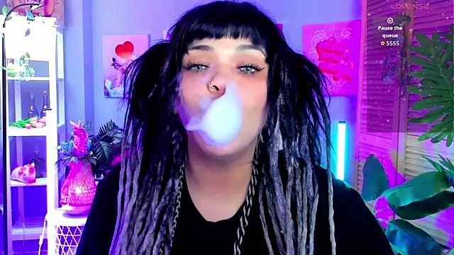 MaryHarrys online show from April 15, 11:11 am