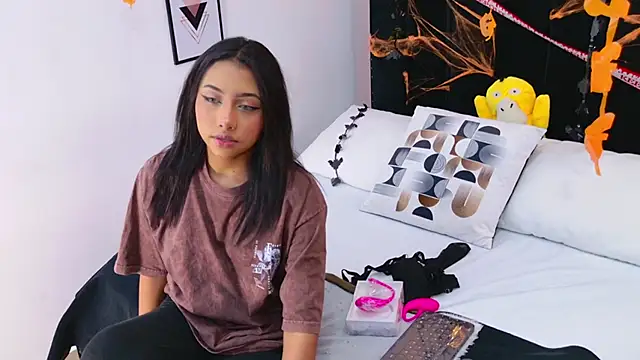 Becca Grims online show from October 22, 3:33 am