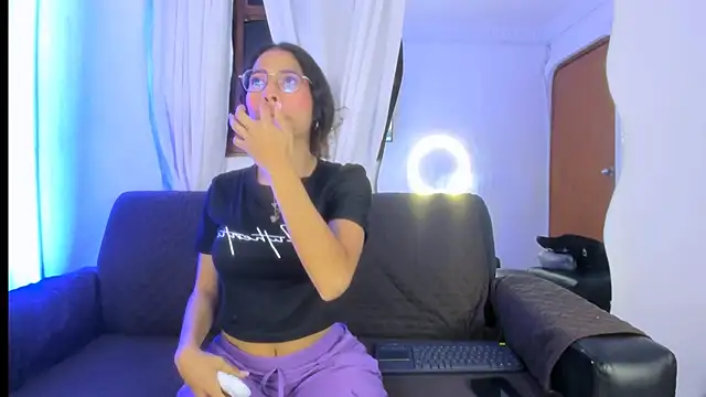 Akira Hime online show from October 19, 2:46 am