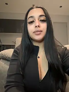 LilMisIndianx online show from October 22, 11:26 am