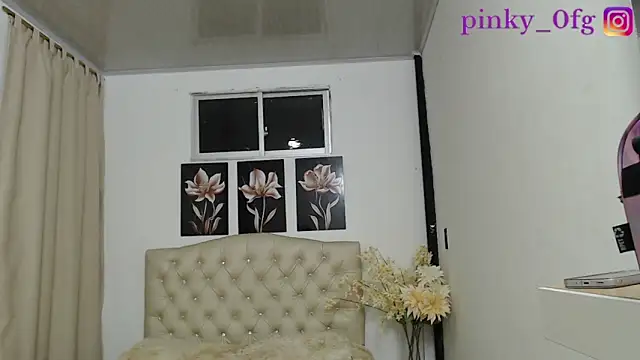 pinky f00x online show from September 20, 2:21 am