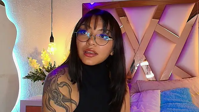 Snapshot of Victoria_Thompson1 chatting on September 18, 10:30 pm Victoria Thompson1 online show from September 18, 10:30 pm
