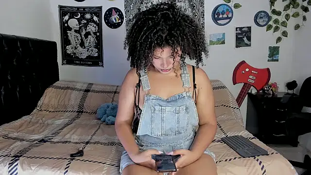 Snapshot of chloe_kisses chatting on September 14, 10:13 am chloe kisses online show from September 14, 10:13 am