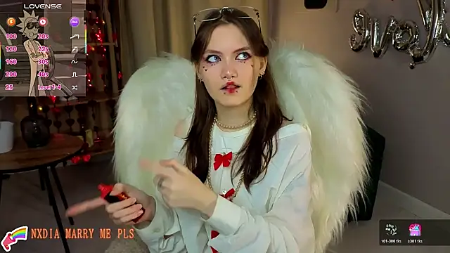 Dilara xBaby online show from February 8, 9:50 pm