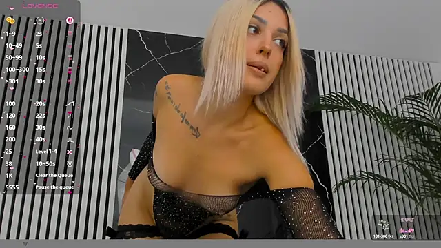 Snapshot of daisyblushh chatting on September 27, 7:32 pm daisyblushh online show from September 27, 7:32 pm
