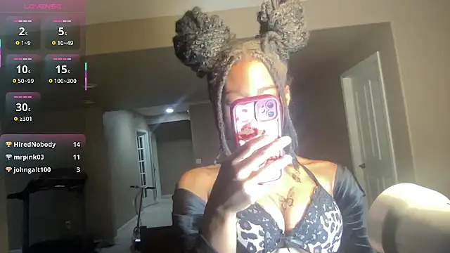Snapshot of maskedgirl5005 chatting on September 21, 7:01 pm maskedgirl5005 online show from September 21, 7:01 pm