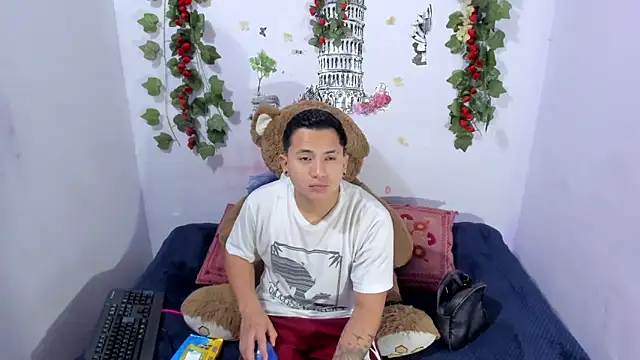 NataliaAndJulliam online show from October 17, 7:11 am