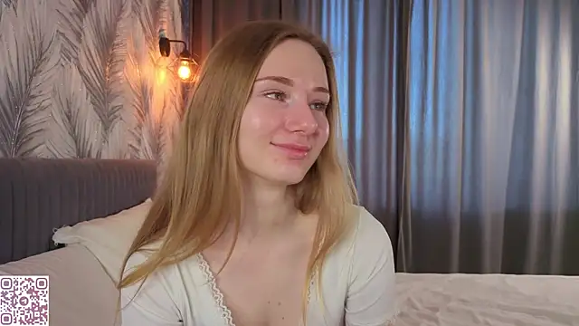 ElvinaRose online show from May 16, 4:59 am