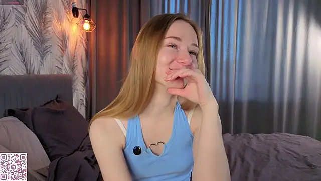 ElvinaRose online show from May 7, 4:28 am