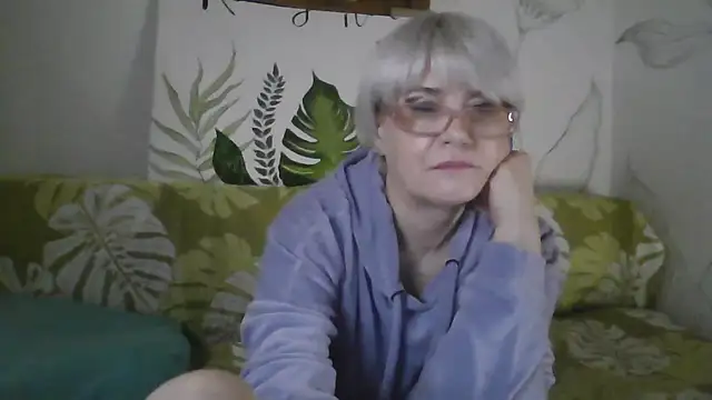 Catty Lady online show from December 14, 8:47 pm