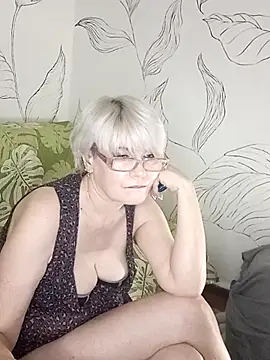 Catty Lady online show from October 5, 7:41 pm