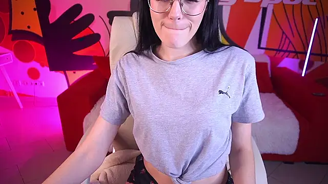 EviLune online show from March 8, 2:04 am