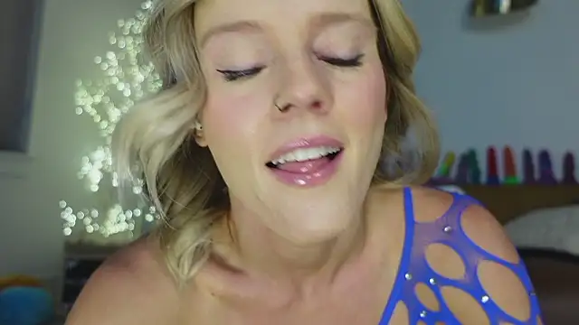 Taylorlove303 online show from March 12, 10:18 am