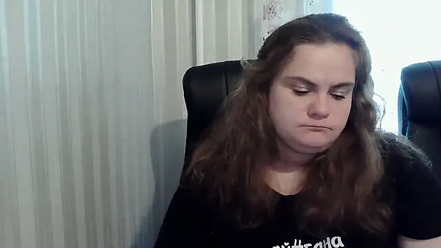 Snapshot of HollyXEva chatting on September 17, 8:34 am HollyXEva online show from September 17, 8:34 am