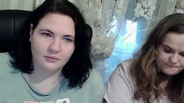 Snapshot of HollyXEva chatting on October 20, 2:09 pm HollyXEva online show from October 20, 2:09 pm