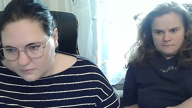 Snapshot of HollyXEva chatting on September 29, 12:54 pm HollyXEva online show from September 29, 12:54 pm