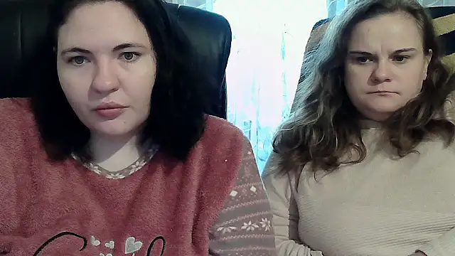 Snapshot of HollyXEva chatting on September 30, 1:28 pm HollyXEva online show from September 30, 1:28 pm