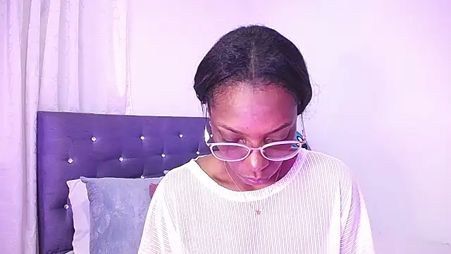 BryanaSmith21 online show from October 13, 9:17 pm