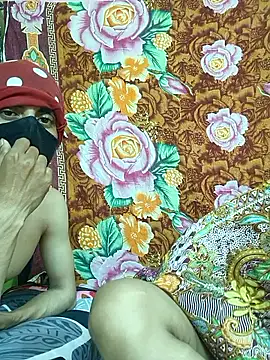 Seducing couple online show from October 30, 4:04 am