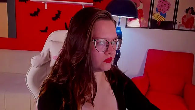 HelenDanvers online show from October 26, 10:00 am