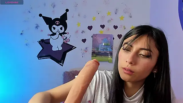 Snapshot of Alanaloiiss_ chatting on October 9, 5:33 am Alanaloiiss online show from October 9, 5:33 am
