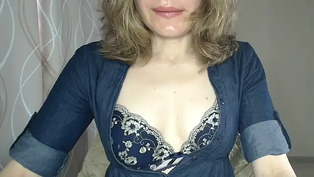 miss  Sophie online show from June 10, 8:13 am