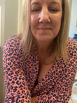 Snapshot of X-Victoria-X chatting on September 25, 9:19 am X-Victoria-X online show from September 25, 9:19 am