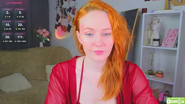 Snapshot of JoyceJones chatting on October 17, 8:23 pm JoyceJones online show from October 17, 8:23 pm