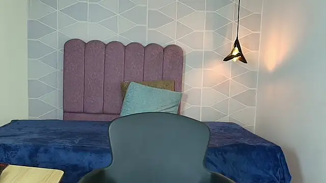 Aly Loving online show from October 14, 8:11 pm