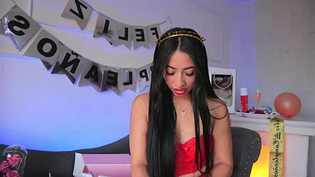 Snapshot of charlotterusso chatting on October 2, 1:38 pm charlotterusso online show from October 2, 1:38 pm