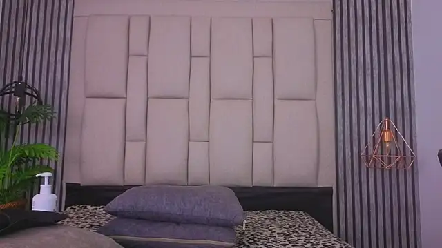 bryonycutee online show from April 13, 11:44 am