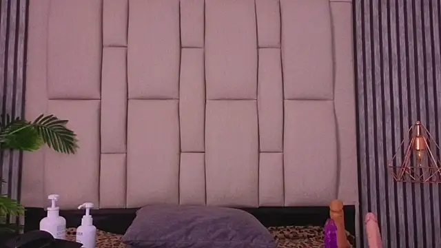 bryonycutee online show from April 18, 12:18 pm