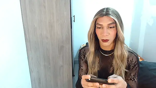 couple vzl online show from October 9, 4:27 am