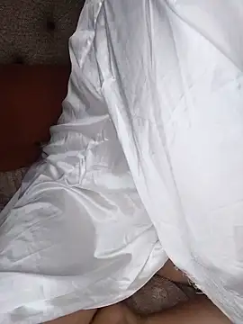 HotLaurha online show from May 27, 3:58 am