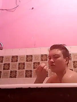 MoonIrene online show from March 1, 4:07 pm