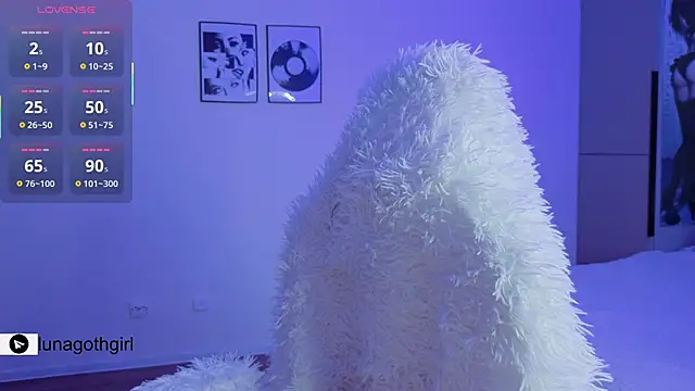 IamLuna2006 online show from April 15, 4:57 am