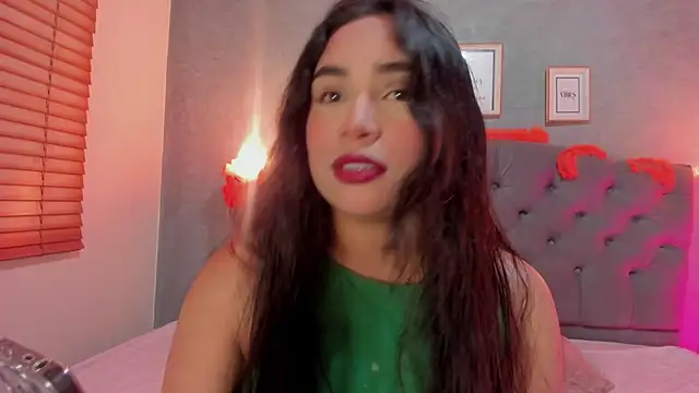 Snapshot of GiannaSlimJB chatting on October 4, 3:45 am GiannaSlimJB online show from October 4, 3:45 am