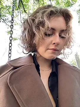 KellyKeler online show from October 1, 12:21 pm