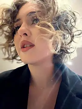 KellyKeler online show from April 1, 11:22 am