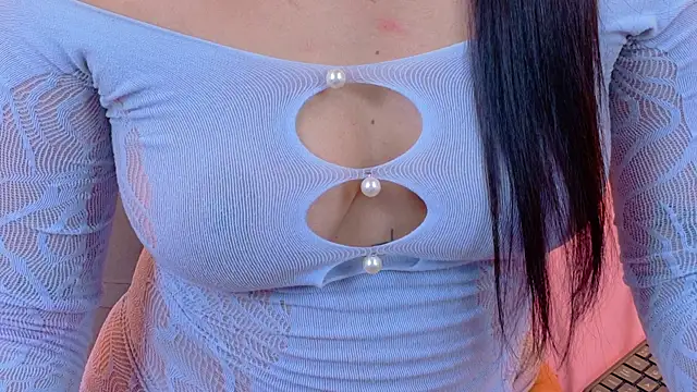 JasmineRhodes online show from January 17, 1:40 pm