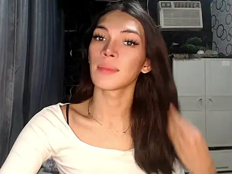 ladyhotcuming online show from July 5, 9:09 pm