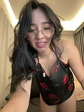 Michelle Zoe online show from February 19, 4:34 am