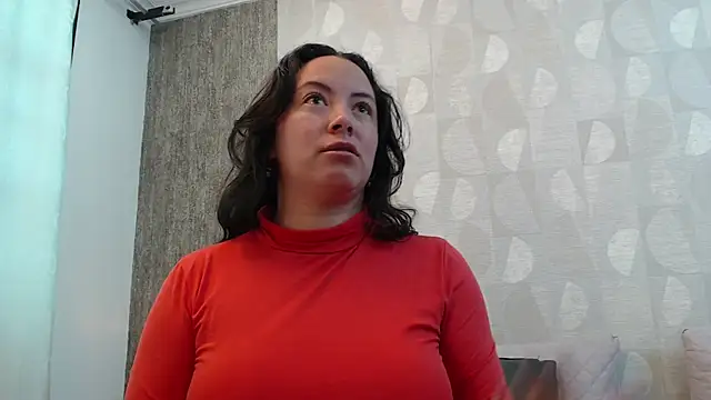 Snapshot of elamurray chatting on October 14, 11:24 am elamurray online show from October 14, 11:24 am