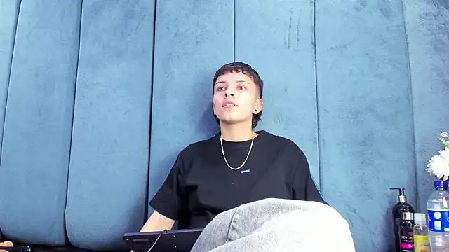 Megan Thompson  online show from February 20, 2:32 am