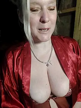 Snapshot of Bouncy-Bella28X chatting on October 10, 7:24 am Bouncy-Bella28X online show from October 10, 7:24 am