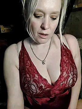 Snapshot of Bouncy-Bella28X chatting on October 12, 7:44 am Bouncy-Bella28X online show from October 12, 7:44 am