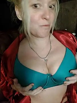 Snapshot of Bouncy-Bella28X chatting on September 23, 9:24 pm Bouncy-Bella28X online show from September 23, 9:24 pm