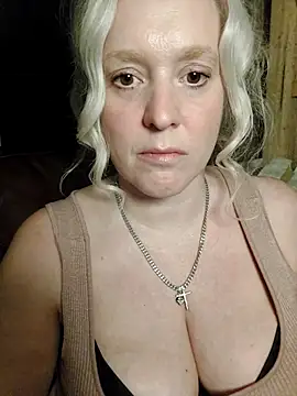 Snapshot of Bouncy-Bella28X chatting on September 14, 9:34 pm Bouncy-Bella28X online show from September 14, 9:34 pm